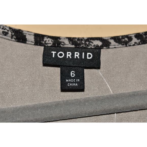 TORRID NEW $43 Gray Leopard Studio Knit‎ Peplum Top Torrid 6 / US 6X - Picture 4 of 4